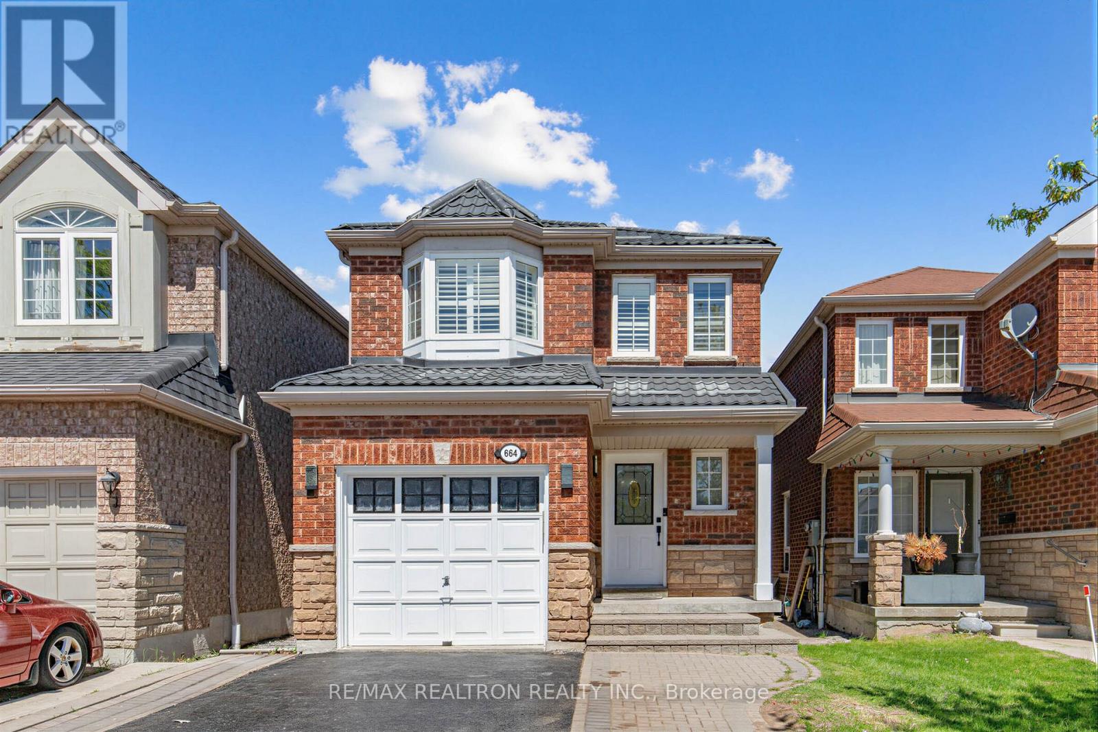 Detached at 664 SUNBIRD TRAIL, Pickering (Amberlea)