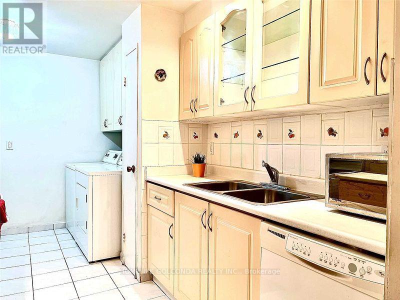 Apartment at 1004 - 2721 VICTORIA PARK AVENUE, Toronto
