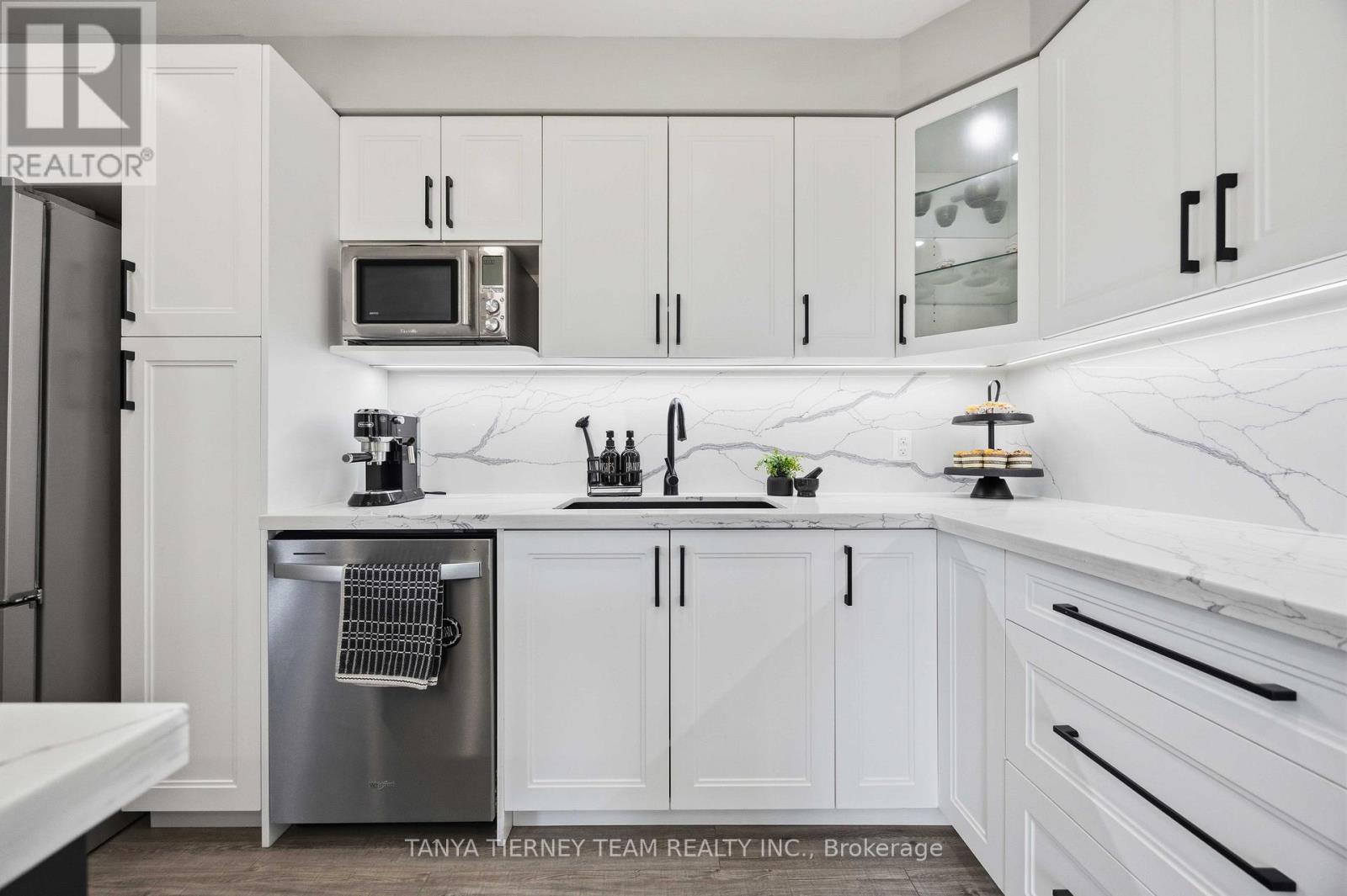 Detached at 76 VIPOND ROAD, Whitby