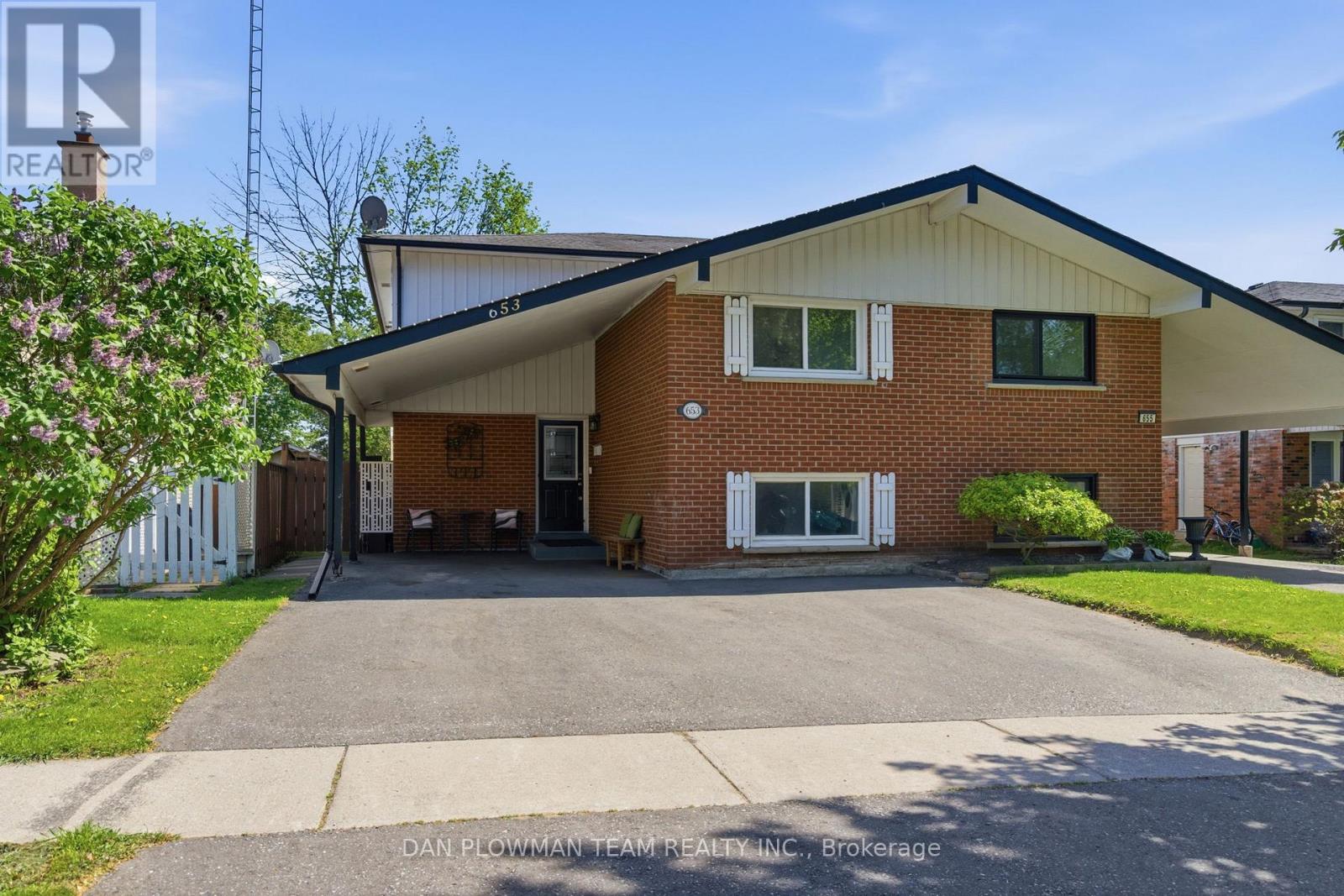 Semi-Detached/Link at 653 BERWICK CRESCENT, Oshawa (McLaughlin)