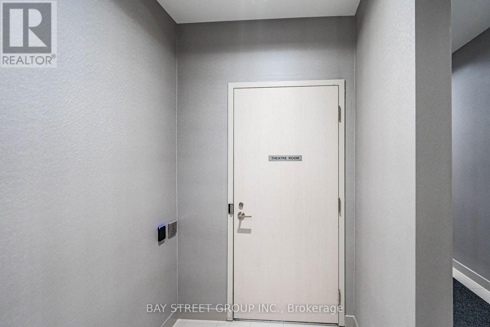Apartment at 20 MEADOWGLEN PLACE, Toronto