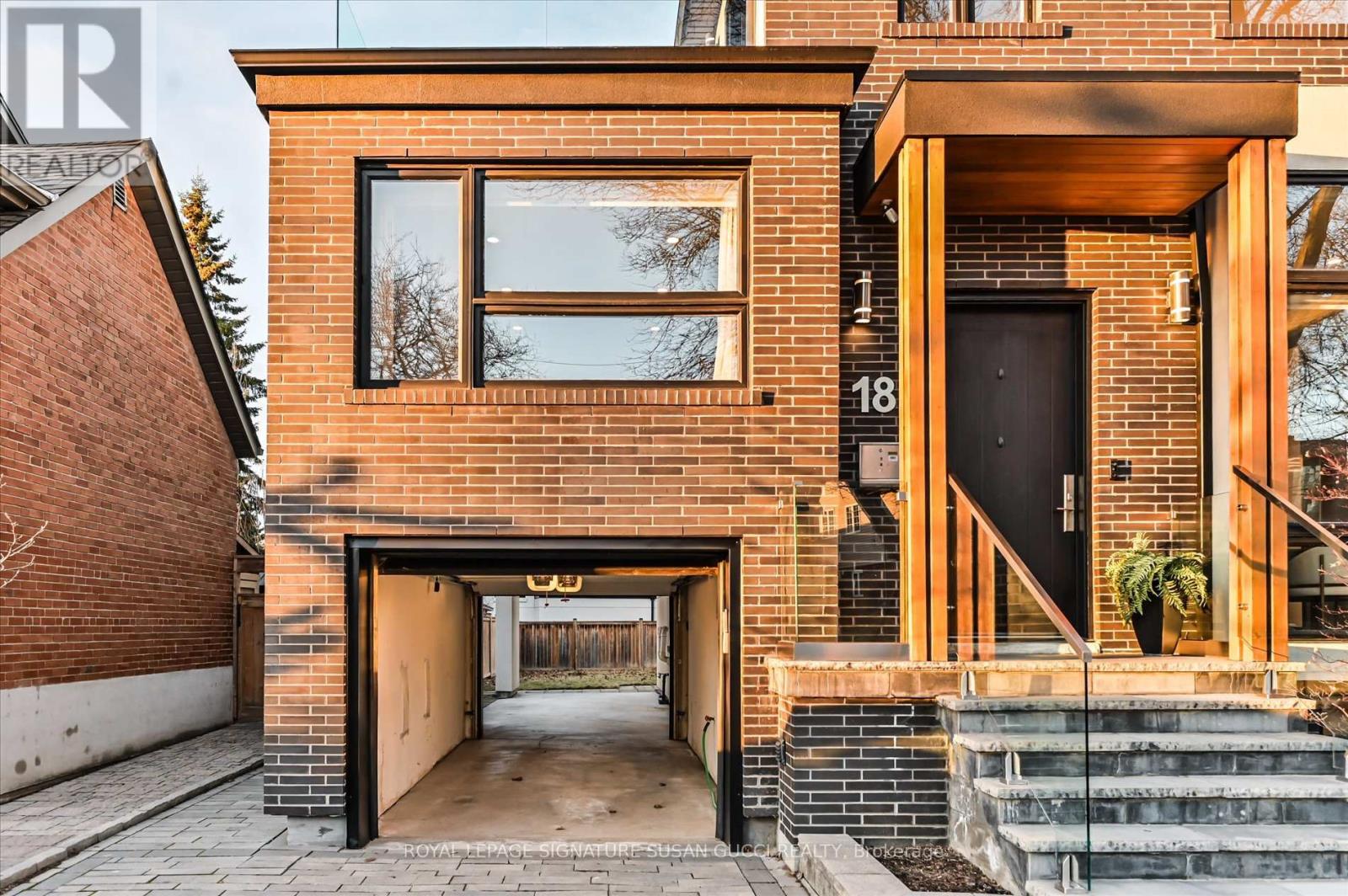 Detached at 18 FERRIS ROAD, Toronto