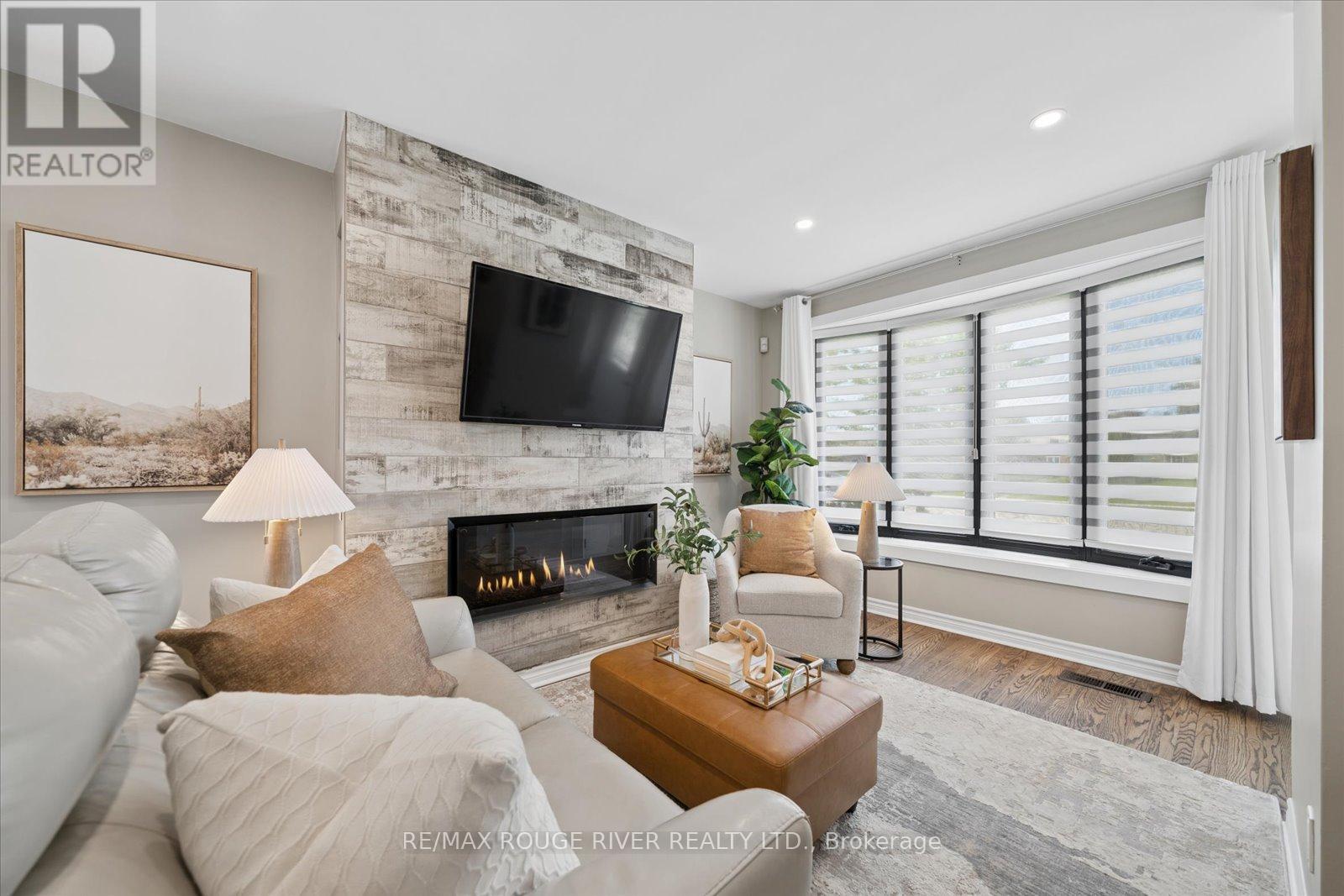 Detached at 1007 WALTON BOULEVARD, Whitby