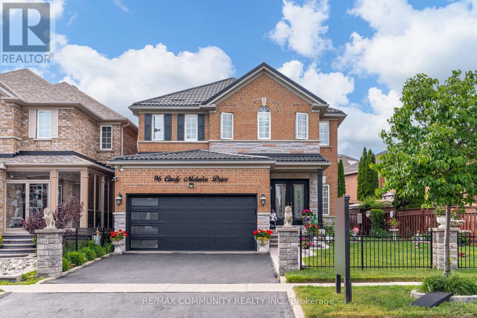 Detached at 96 CINDY NICHOLAS DRIVE, Toronto