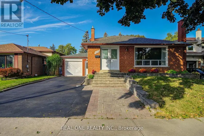 Detached at 122 MARILAKE DRIVE, Toronto