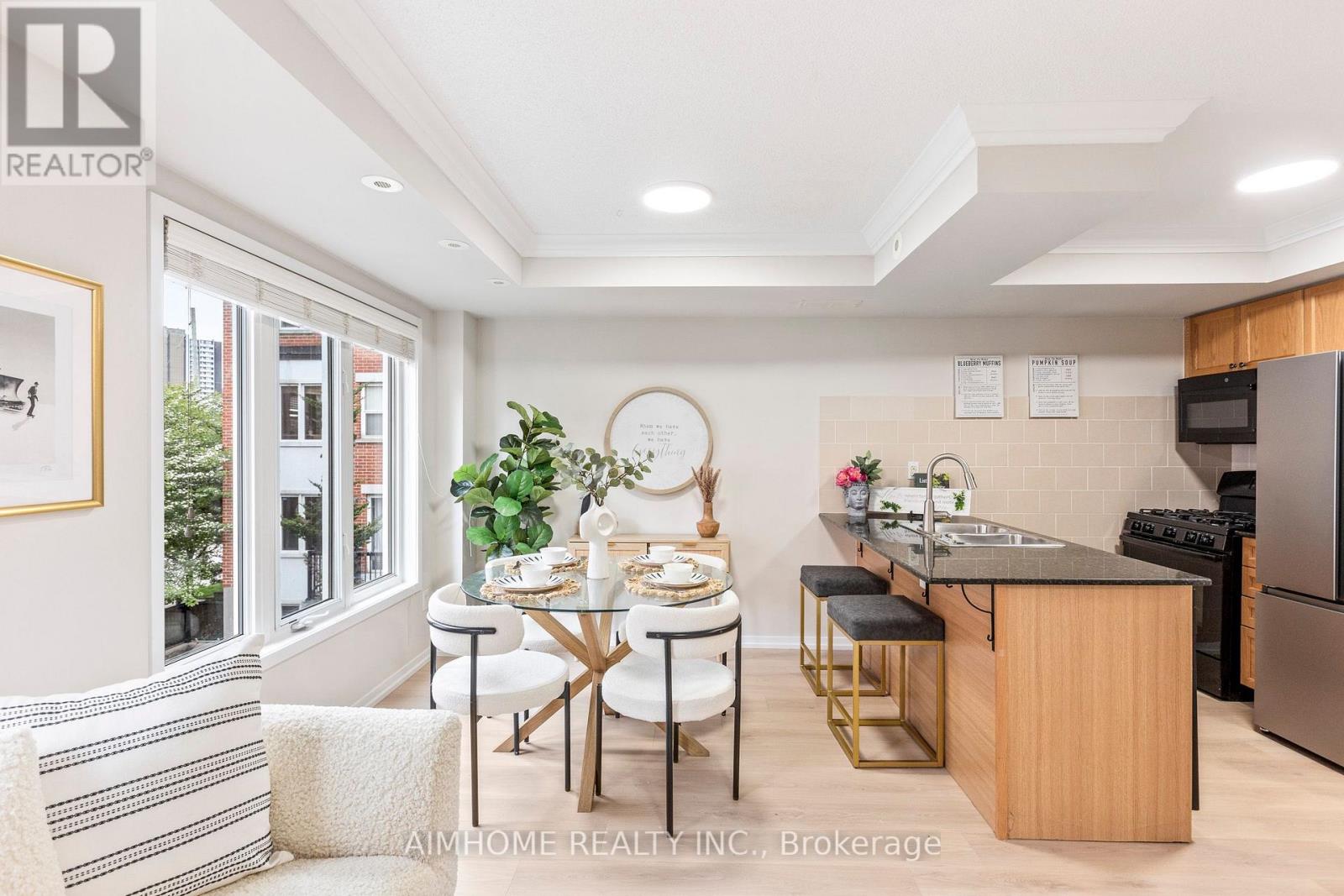 Townhouse at 6 - 29 FRANCES LORING LANE, Toronto