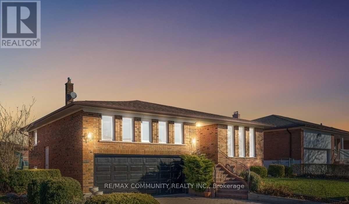 Detached at 57 CORINTHIAN BOULEVARD, Toronto