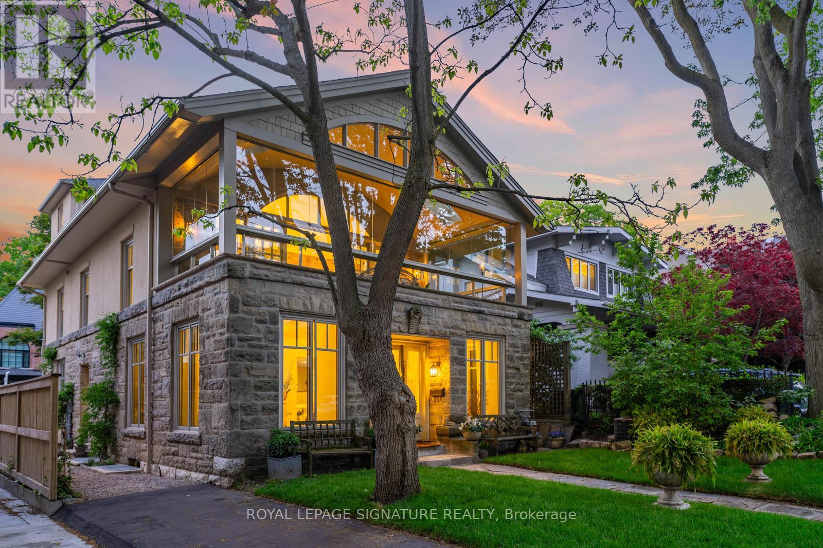 Detached at 4 NEVILLE PARK BOULEVARD, Toronto