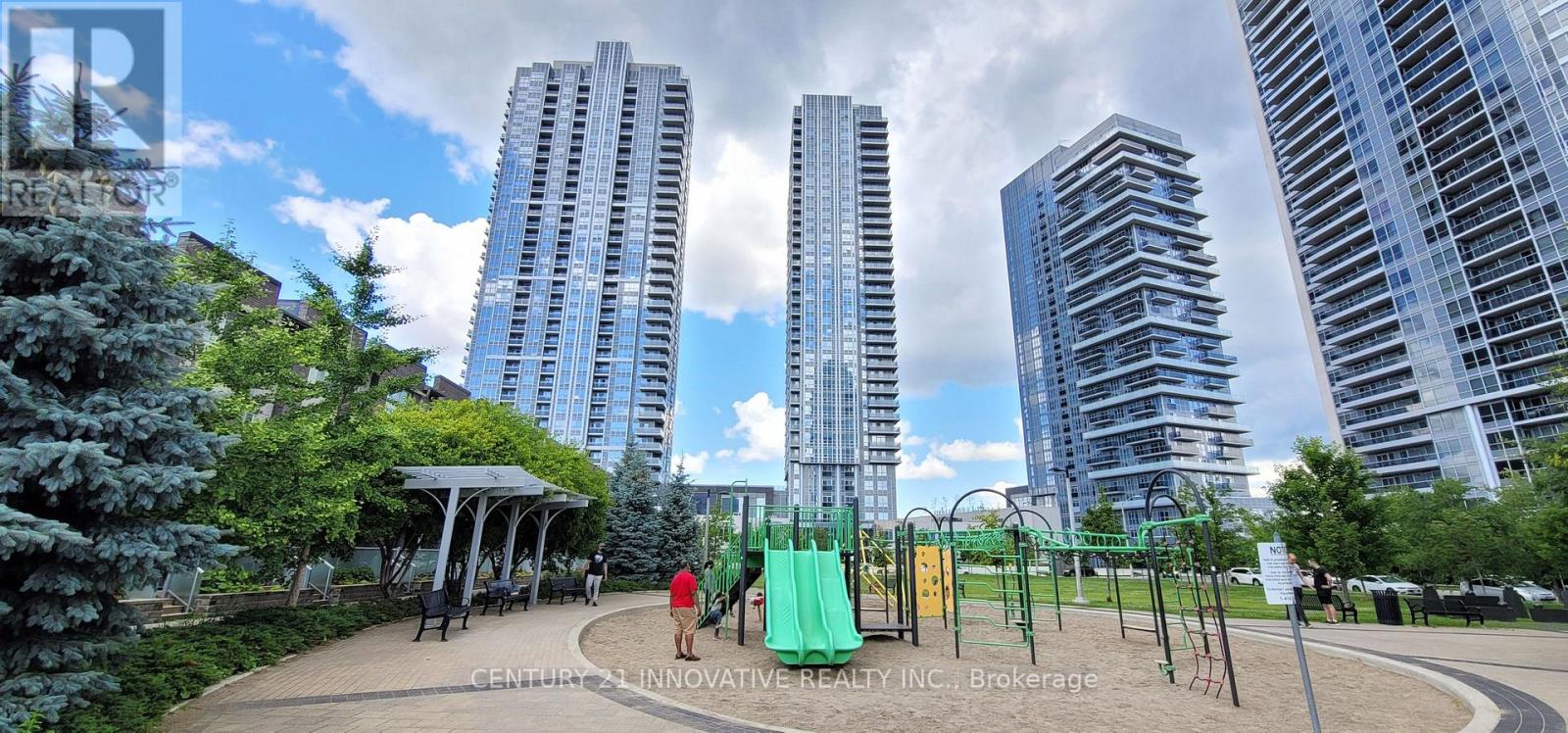 Apartment at 323 - 275 VILLAGE GREEN SQUARE, Toronto