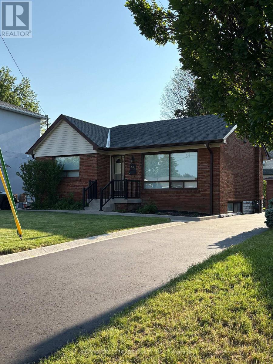 Detached at 31 ROBERTSFIELD CRESCENT, Toronto