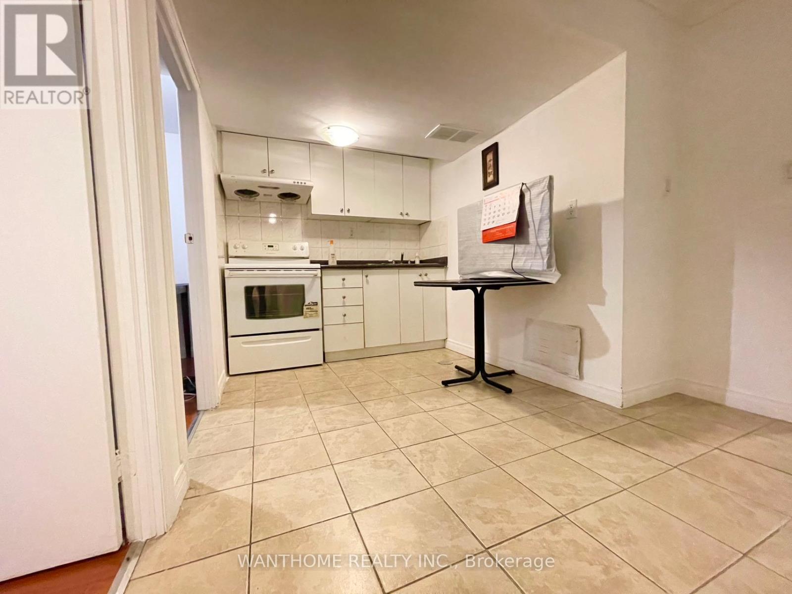 Detached at BSMT - 82 MARESFIELD DRIVE, Toronto