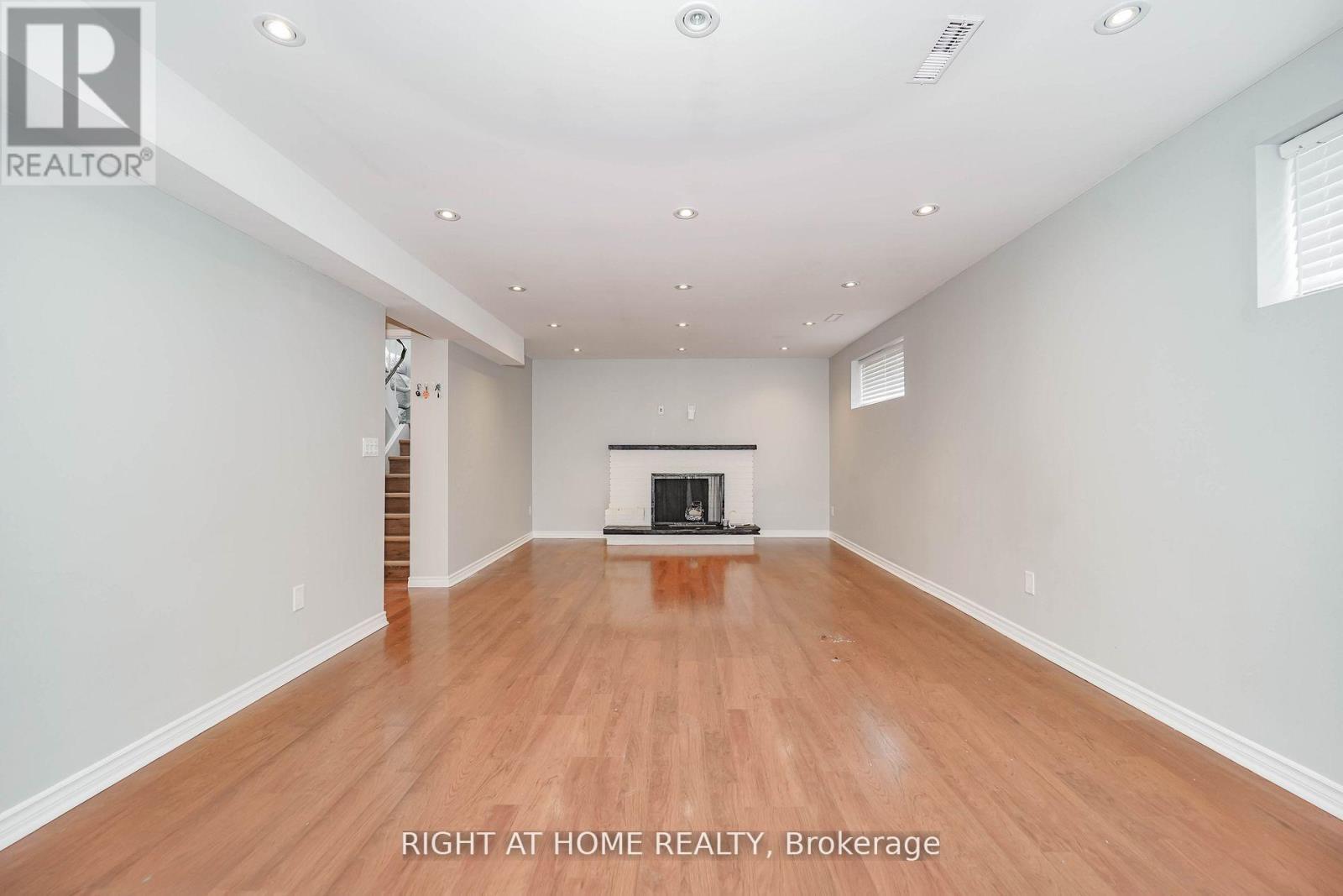 Detached at 2 IANGROVE TERRACE, Toronto