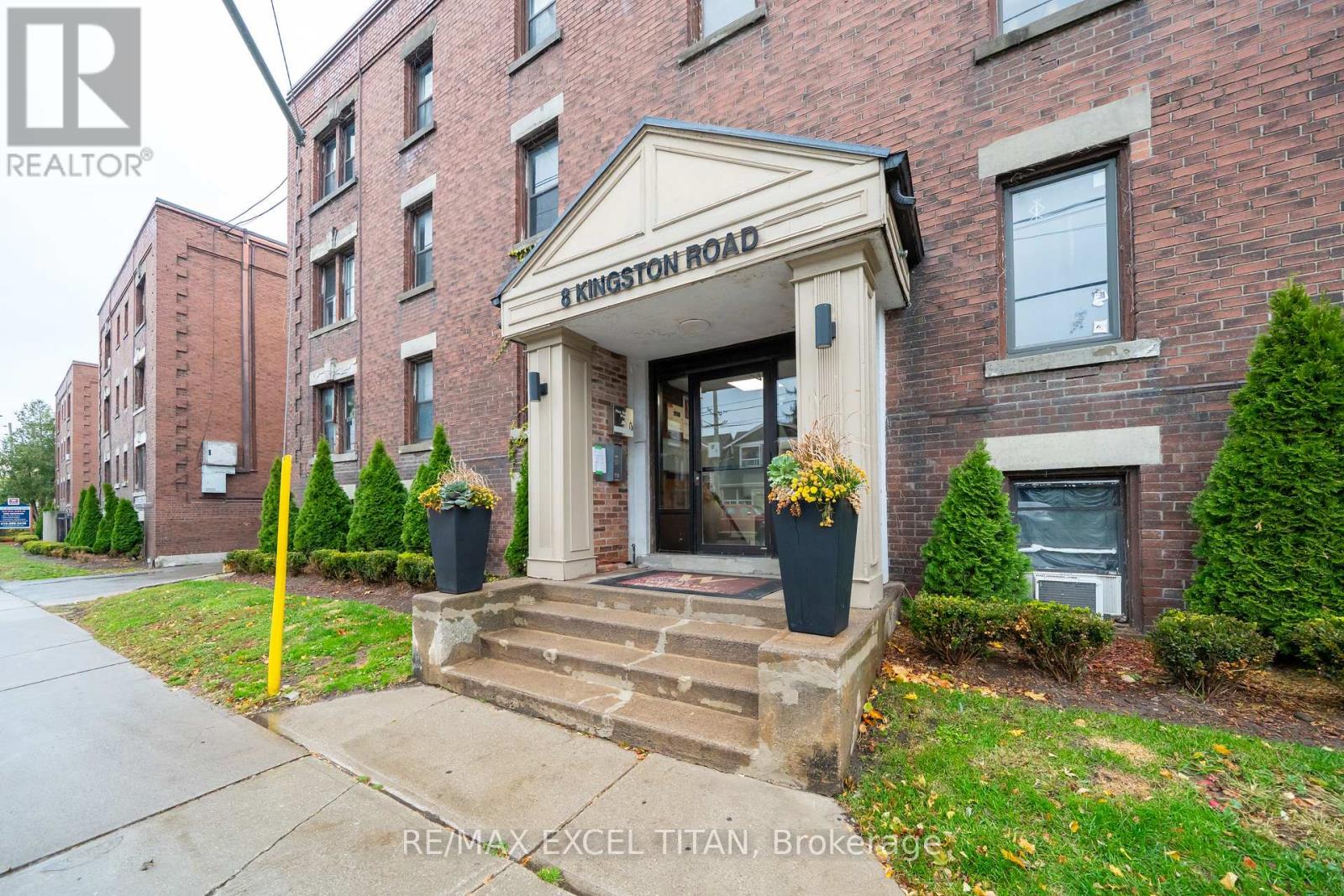 Apartment at 51 - 8 KINGSTON ROAD, Toronto