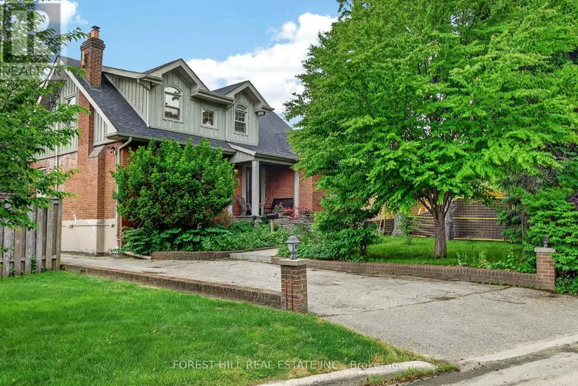 Detached at 10 HIGHCLIFF CRESCENT, Toronto