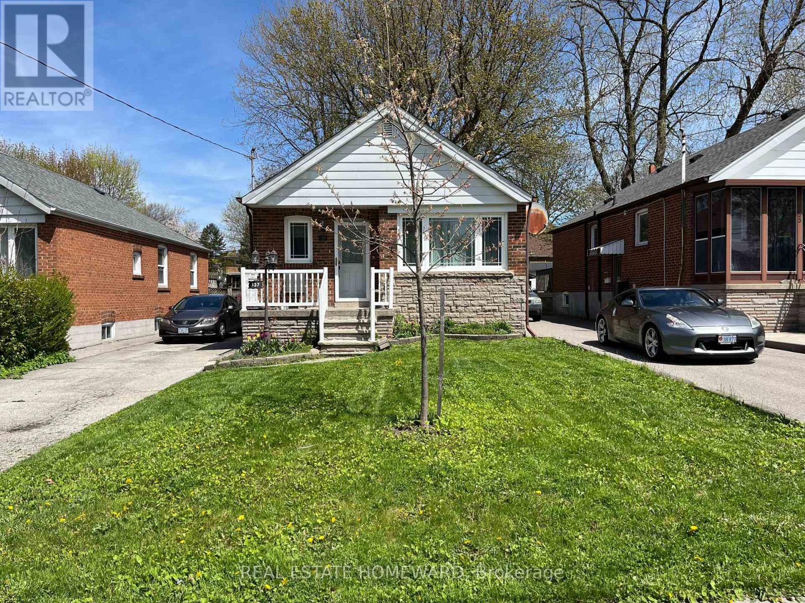 Detached at 137 HAREWOOD AVENUE, Toronto
