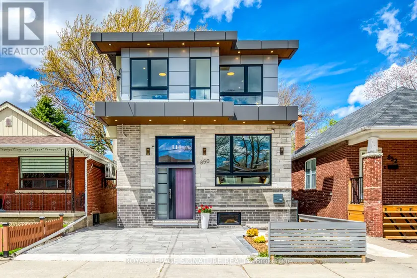 Detached at 850 COSBURN AVENUE, Toronto