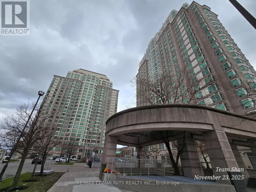 Apartment at PH302 - 1 LEE CENTERE DRIVE, Toronto (Woburn)