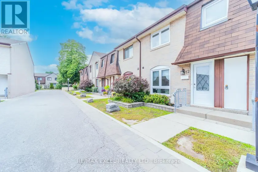 Townhouse at 112 - 21 LIVONIA PLACE, Toronto