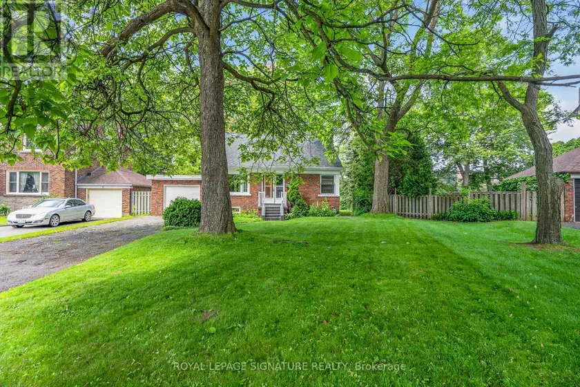 Detached at 11 INNISDALE DRIVE, Toronto