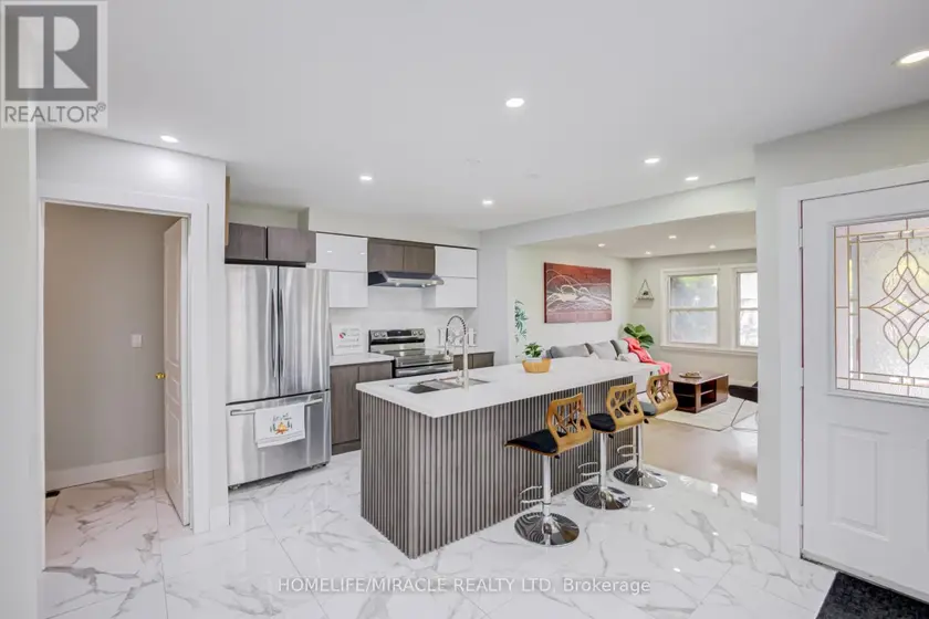 Semi-Detached/Link at 122 ORMOND DRIVE, Oshawa