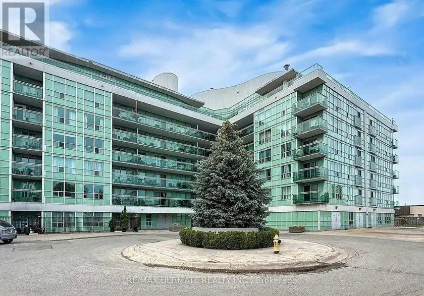 Apartment at 425 - 60 FAIRFAX CRESCENT, Toronto