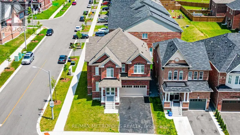 Detached at 647 FLEETWOOD DRIVE, Oshawa