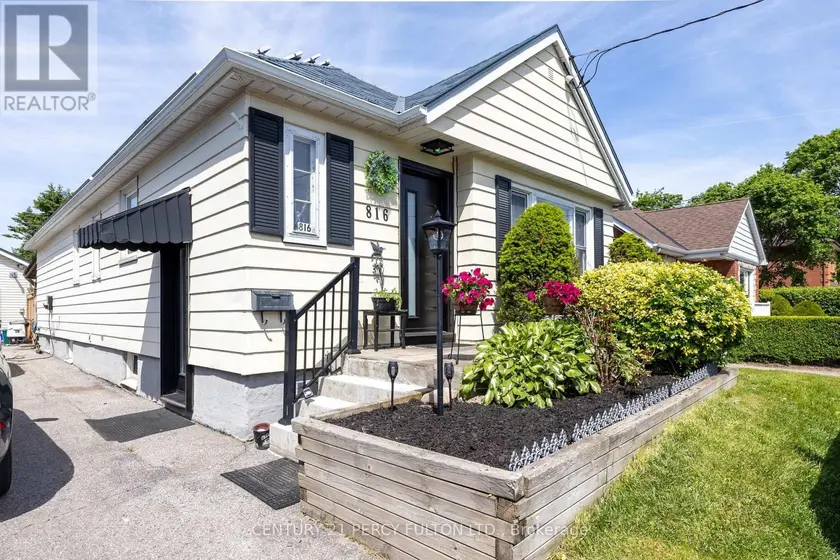 Detached at 816 SIMCOE STREET N, Oshawa