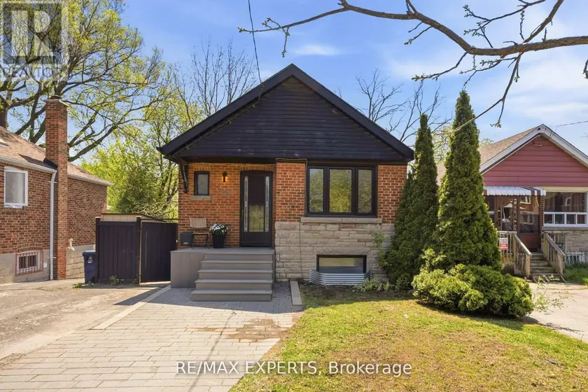 Detached at 221 CLONMORE DRIVE, Toronto