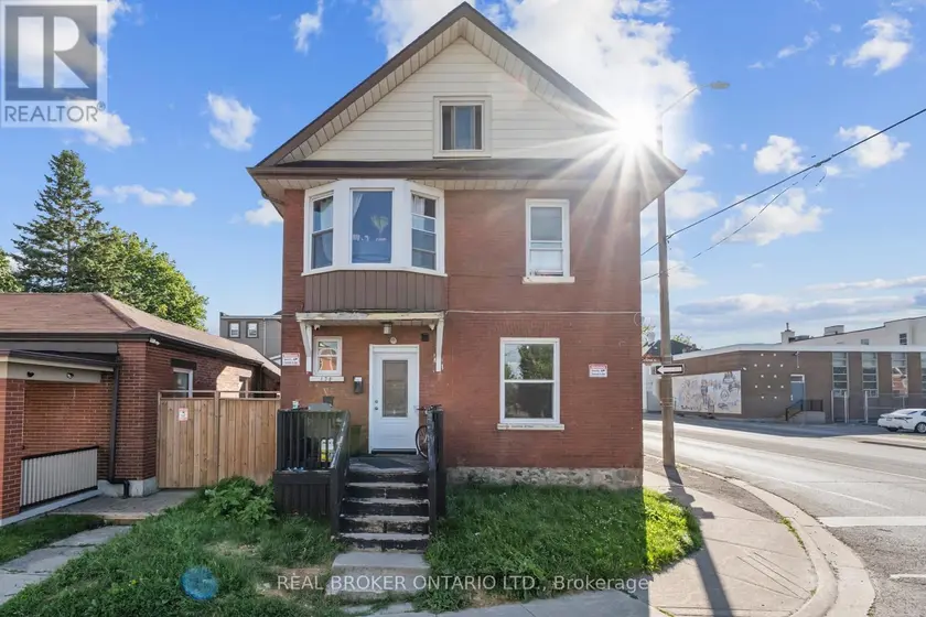 Multiplex at #01 (MAIN & BASEMENT) - 134 CELINA STREET, Oshawa