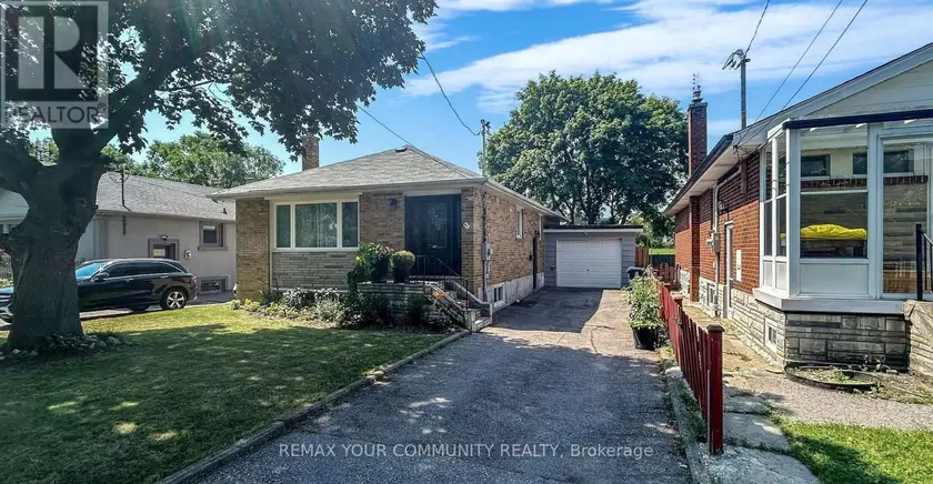 Detached at BSMT - 41 SHROPSHIRE DRIVE, Toronto (Dorset Park)