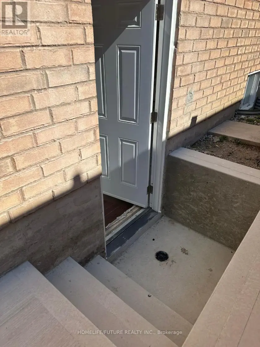 Detached at BSMT - 11 CLAIR AVENUE, Whitby