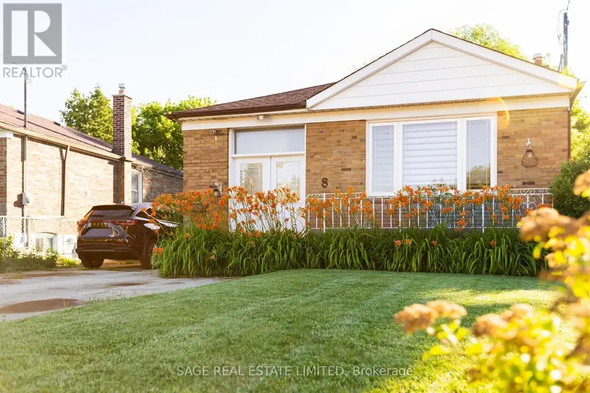 Detached at 8 LOMBARDY CRESCENT, Toronto