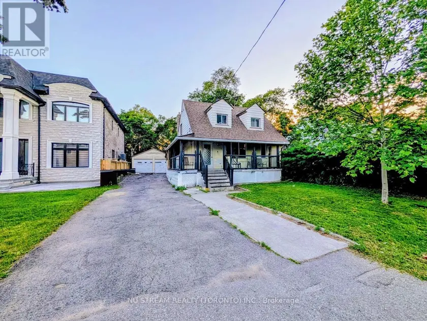 Detached at 34 FAIRWOOD CRESCENT, Toronto