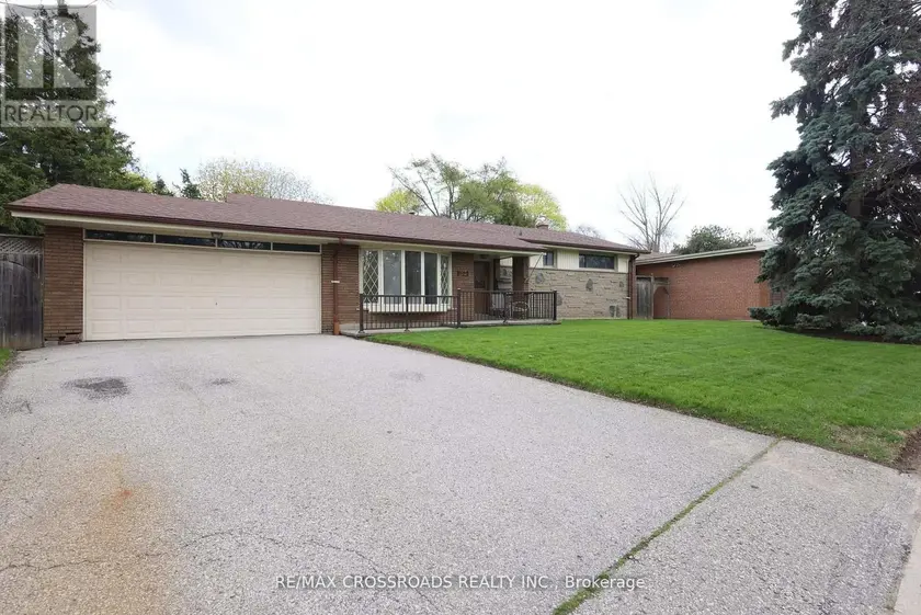 Detached at 83 PEGASUS TRAIL, Toronto