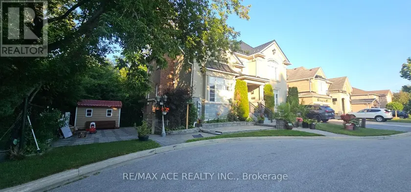 Detached at BSMT - 25 FAWNRIDGE TRAIL, Toronto