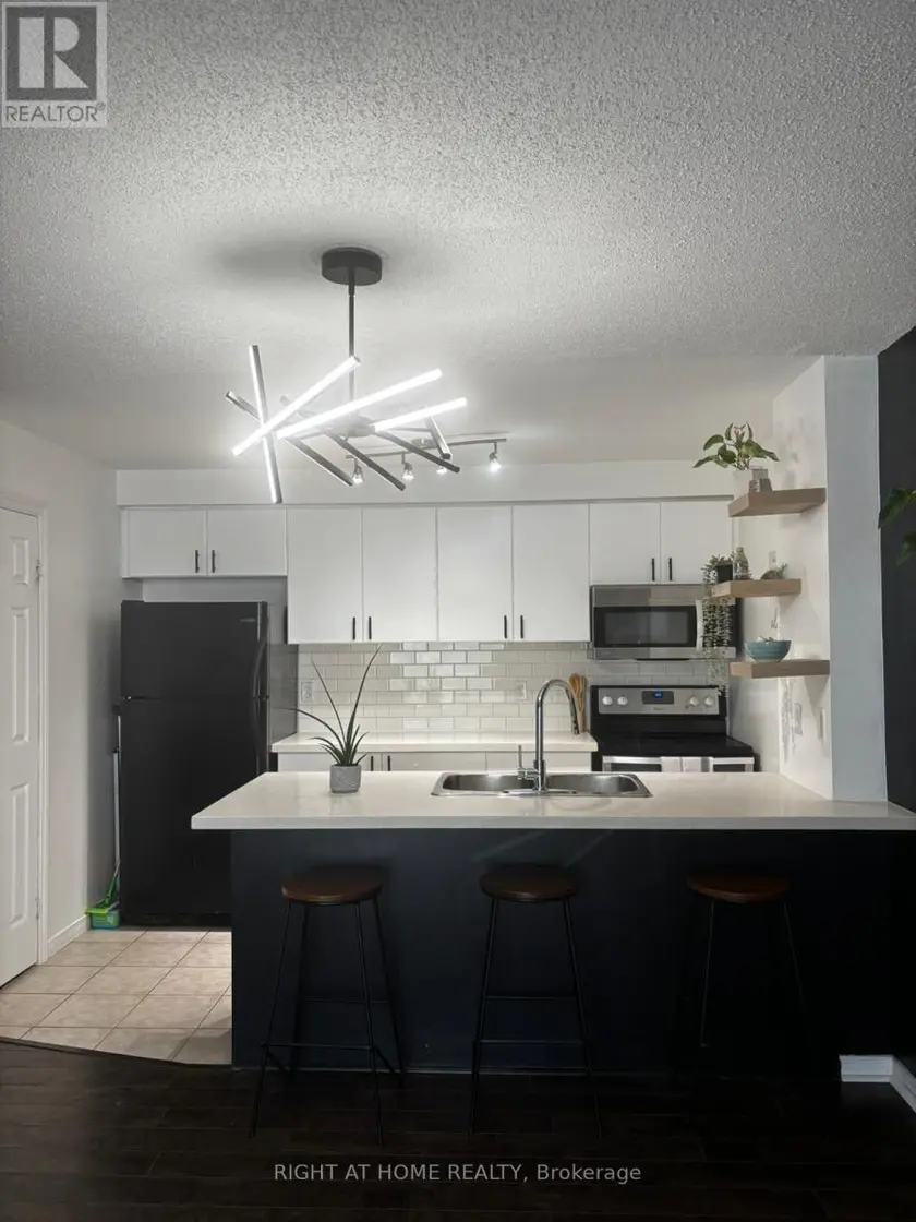 Apartment at 302 - 91 ASPEN SPRINGS DRIVE, Clarington