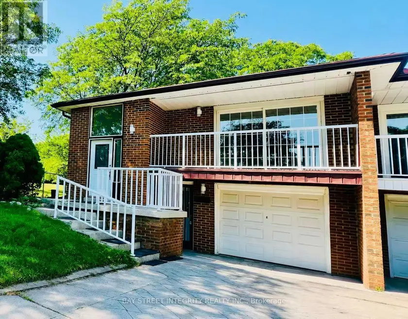 Semi-Detached/Link at 7 SNOWHILL CRESCENT, Toronto