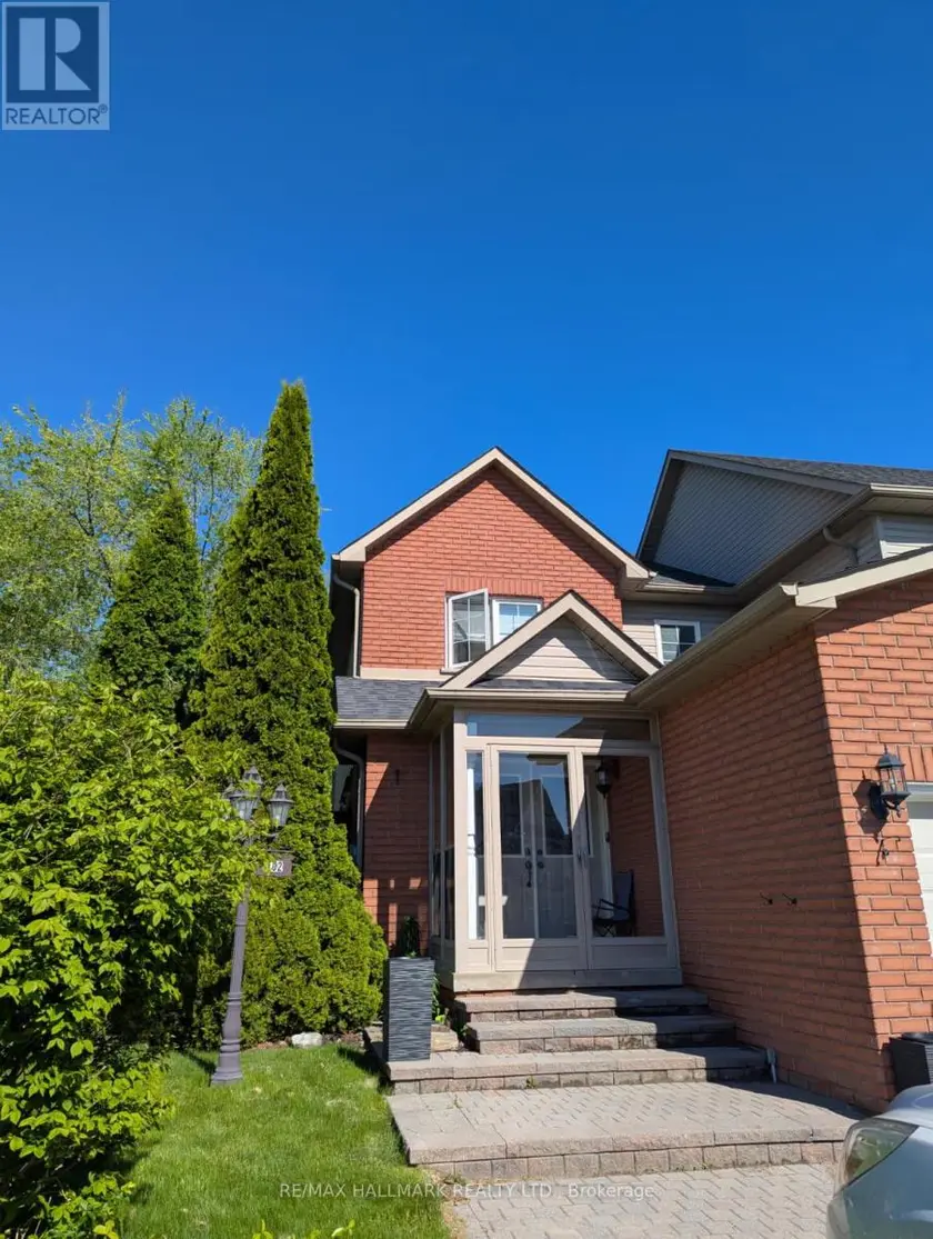 Townhouse at 102 RICHFIELD SQUARE, Clarington