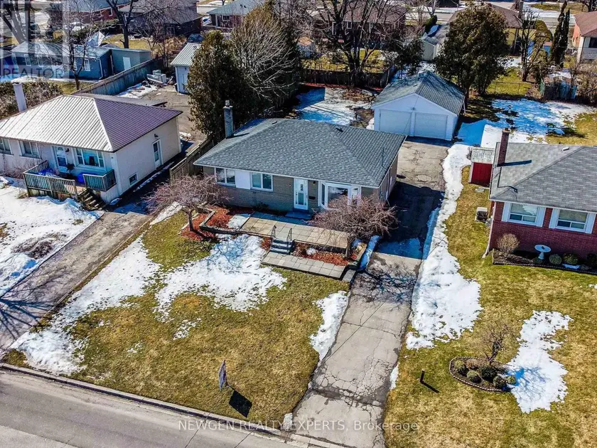 Detached at 30 LINTON AVENUE E, Ajax