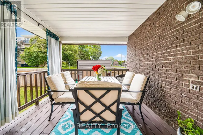 Semi-Detached/Link at 246 MARY STREET N, Oshawa