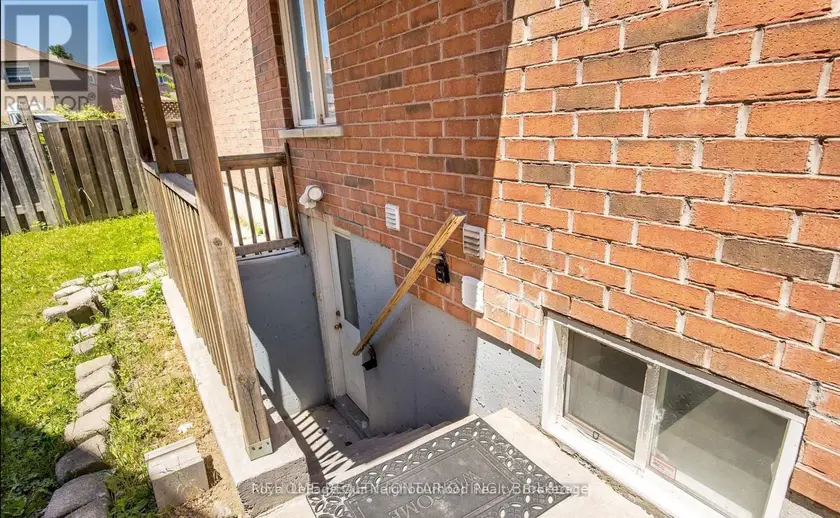 Detached at BSMT 2 - 14 TARSUS CRESCENT, Toronto