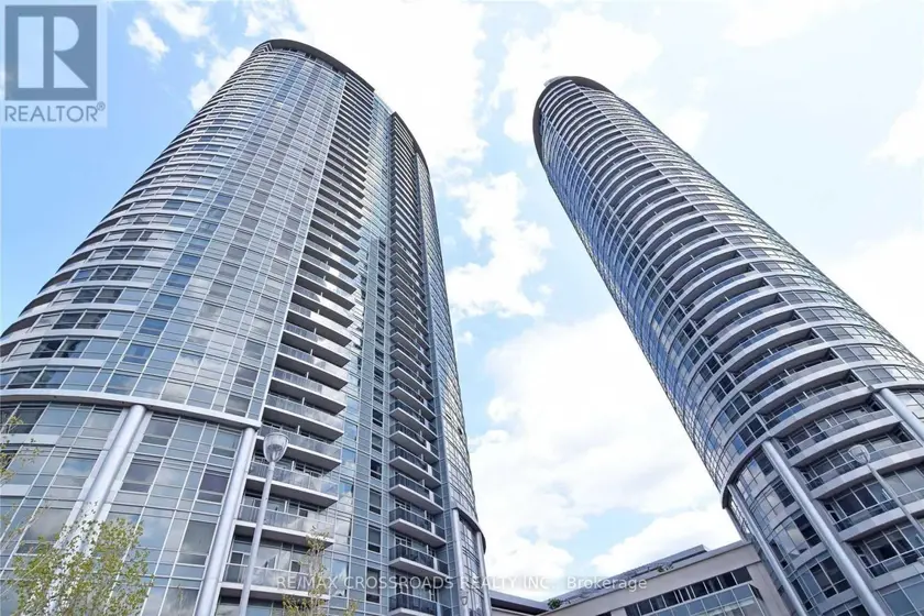 Apartment at 3326 - 135 VILLAGE GREEN SQUARE, Toronto