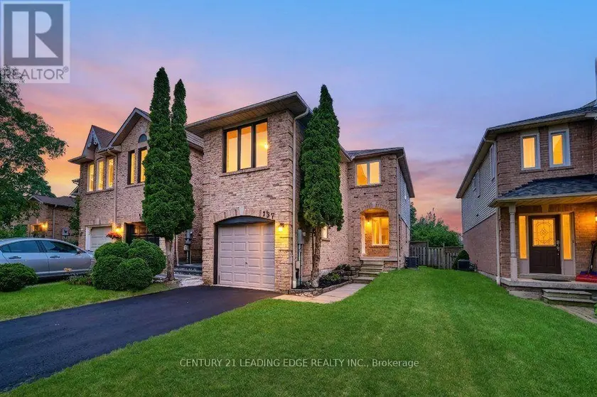 Townhouse at 137 TIMBER MILL AVENUE, Whitby (Williamsburg)