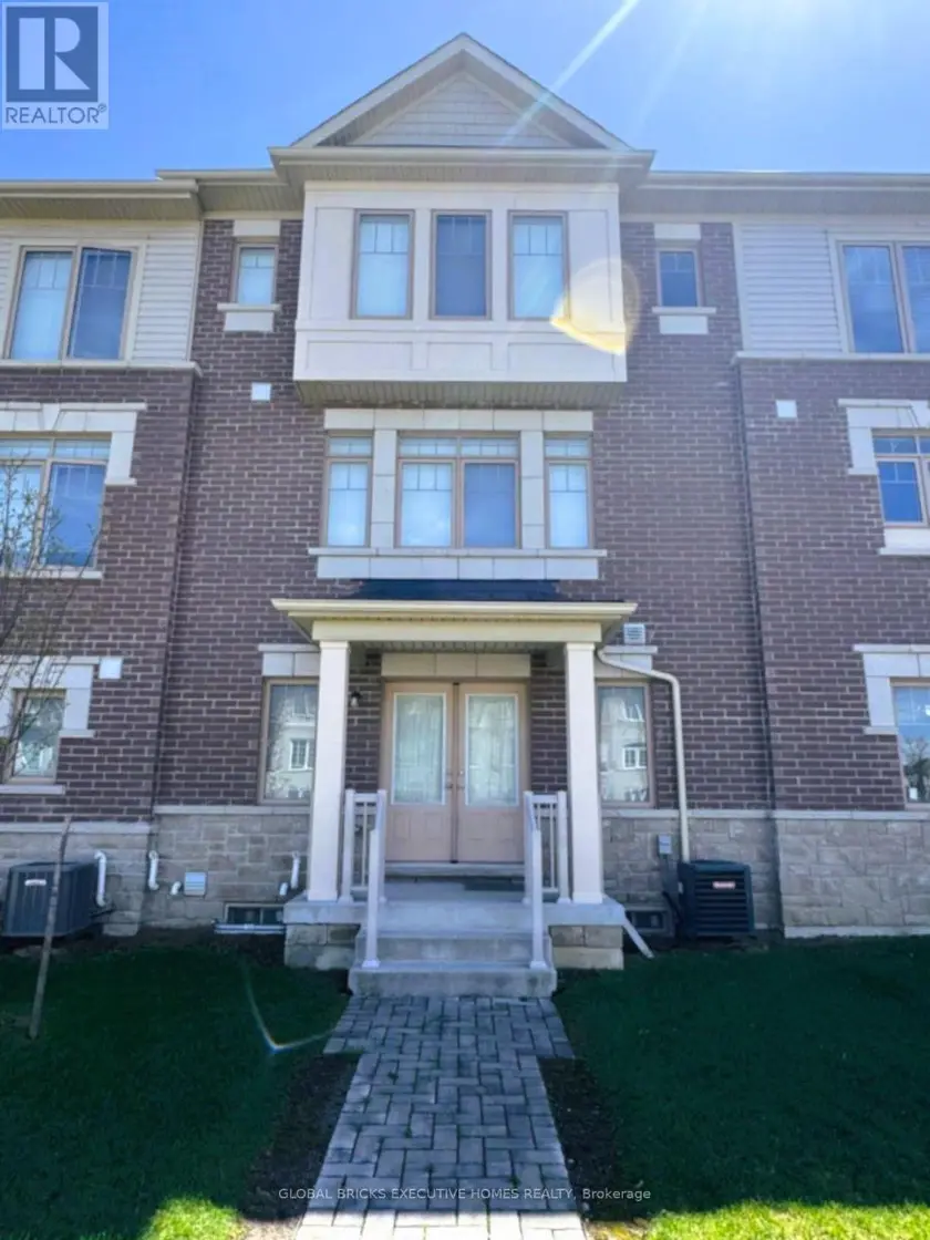 Townhouse at 42 AMBEREEN PLACE E, Clarington (Bowmanville)