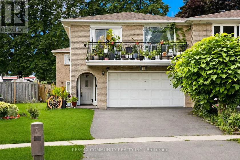 Semi-Detached/Link at 17 TINETA CRESCENT, Toronto
