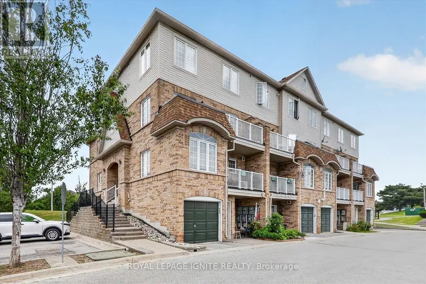 Townhouse at 90 - 200 MCLEVIN AVENUE, Toronto