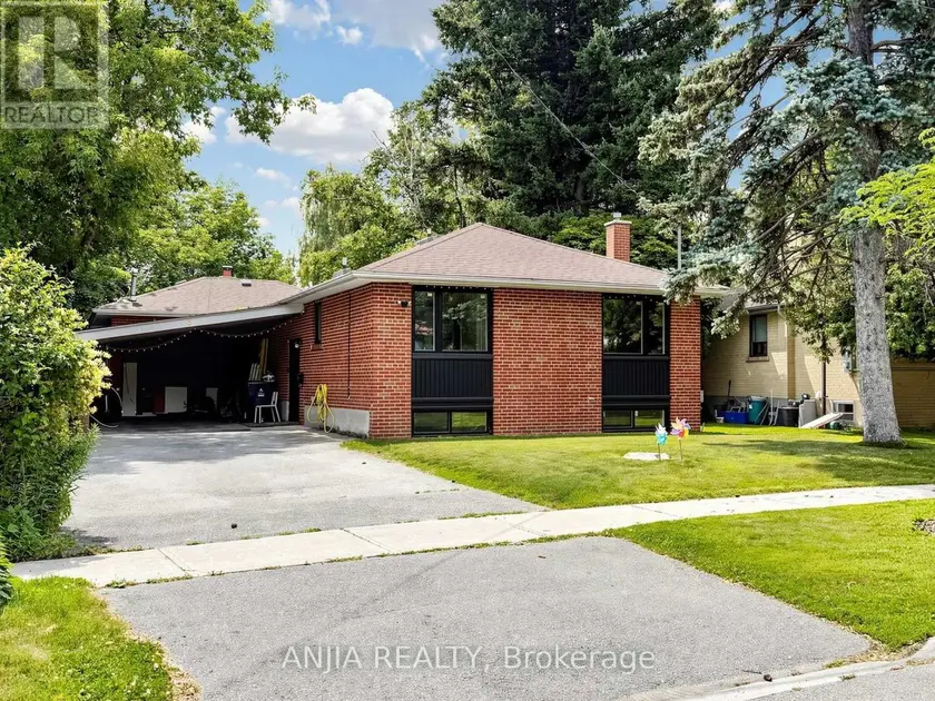Detached at 8 APPLEFIELD DRIVE, Toronto