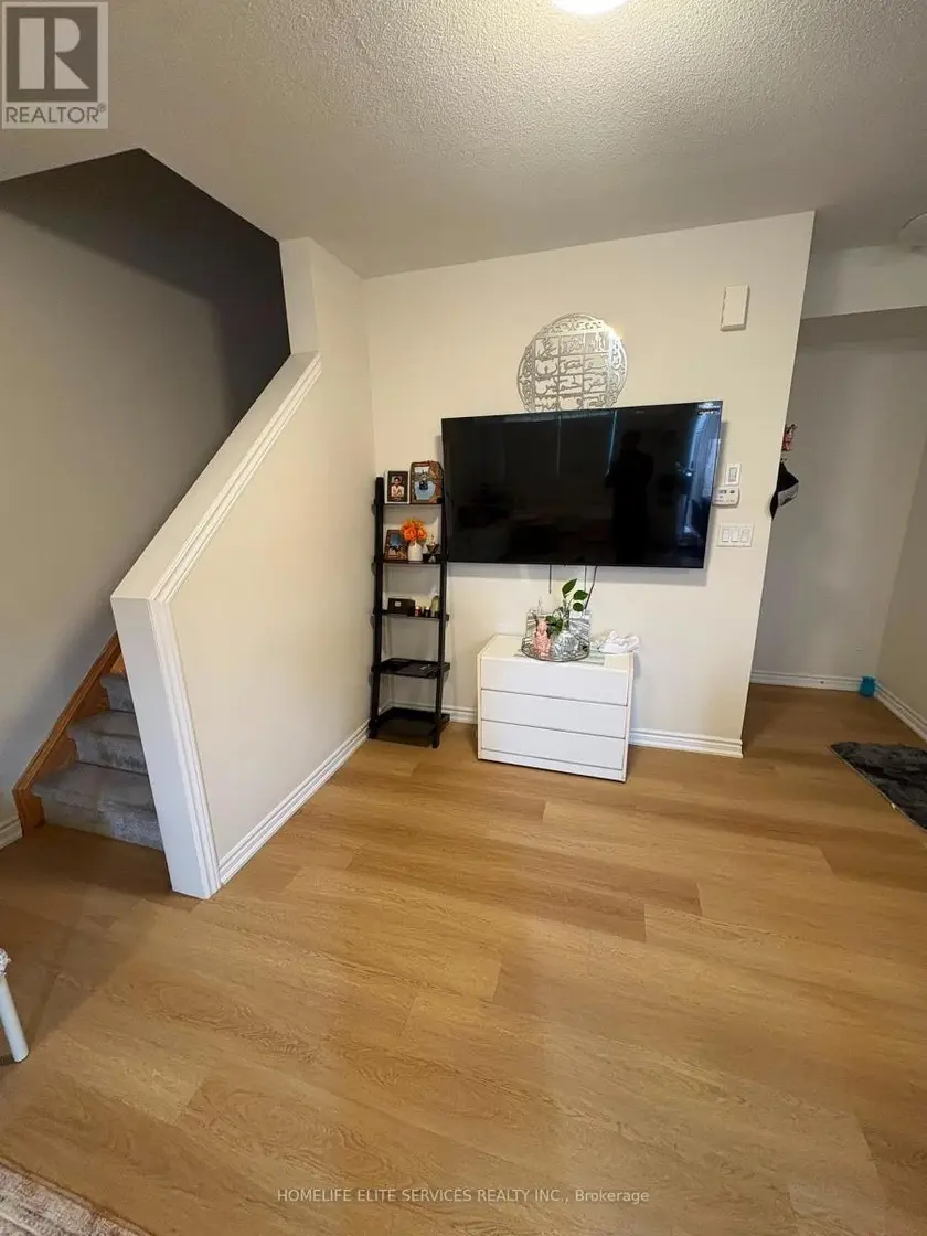Townhouse at 485 BERESFORD PATH, Oshawa