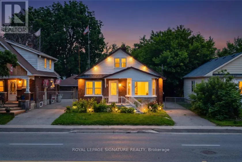Detached at 195 PARK ROAD S, Oshawa