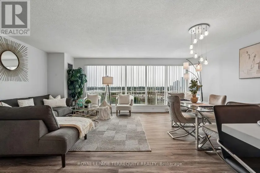 Apartment at 906 - 18 LEE CENTRE DRIVE, Toronto (Woburn)